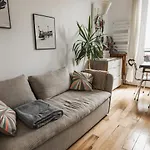 Charming Appt In The Heart Of Montmartre